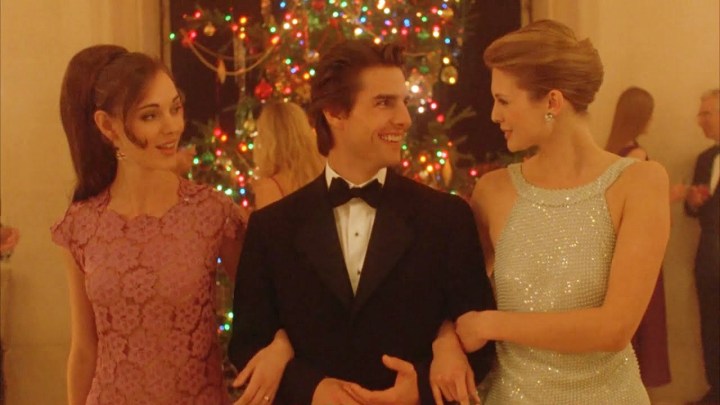 A man talks to 2 ladies in Eyes Wide Shut.